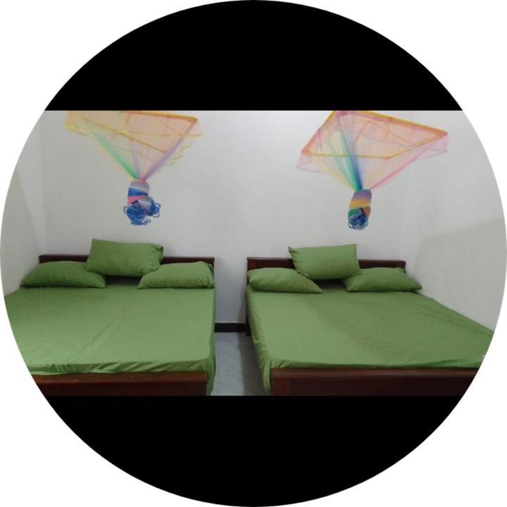 Dinesh Guest House Kataragama Exterior foto